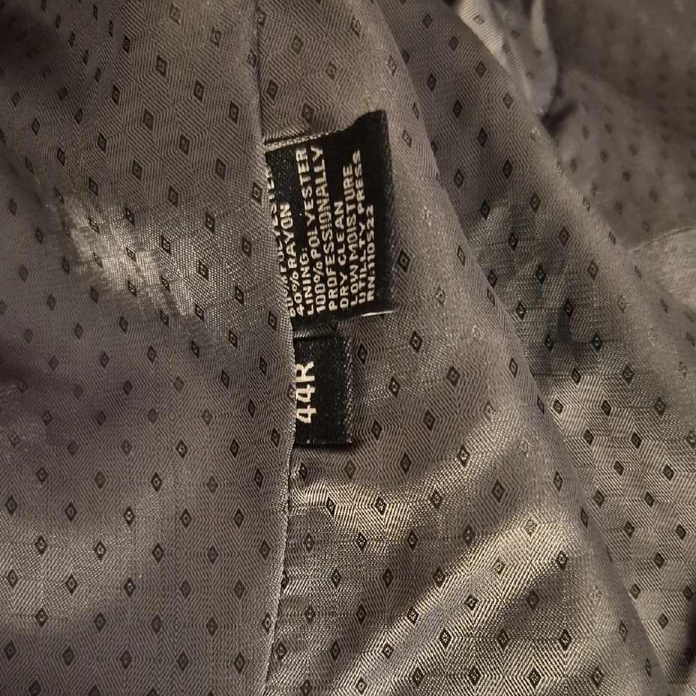 Elegant 3 Piece Double-Breasted Suit - Picture 10 of 11